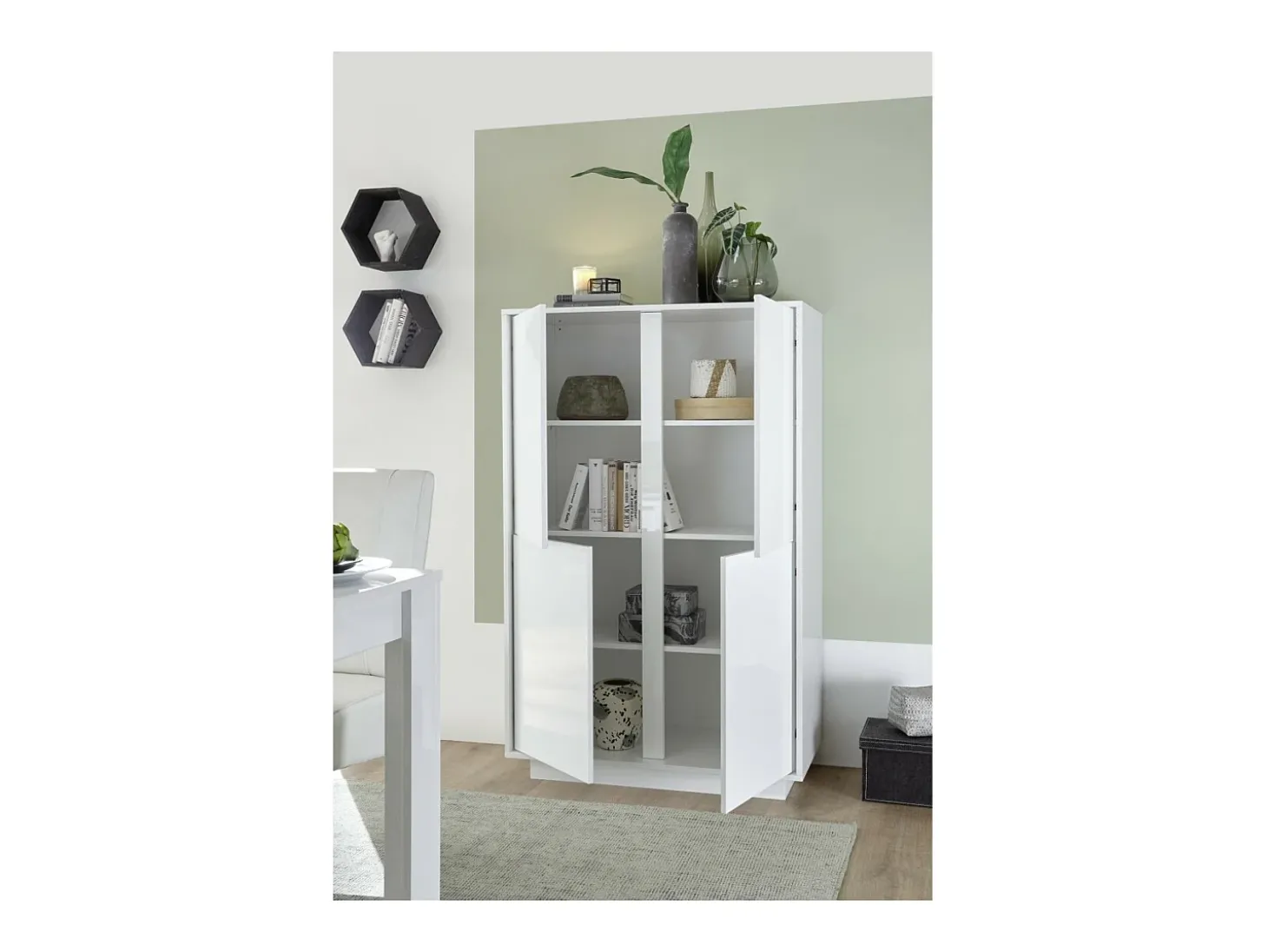 Aparador de 4 portas, coleção CREAM, cor branca laqueada brilhante, ideal para uma sala de jantar moderna.