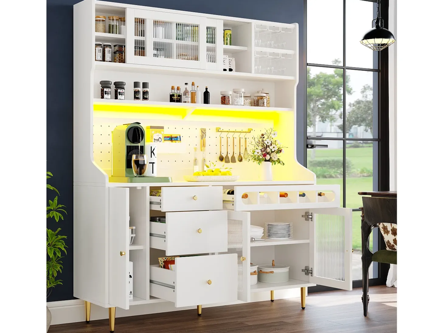 Aparador de cozinha com iluminação LED, 4 portas, 3 gavetas e garrafeira - Branco