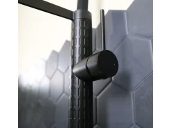 Architek Misturadora monocomando de lavatório com chuveiro de mão preta Essebagno