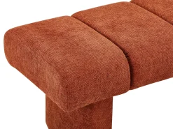 Banco em tecido texturizado de cor terracotta - NUBELO