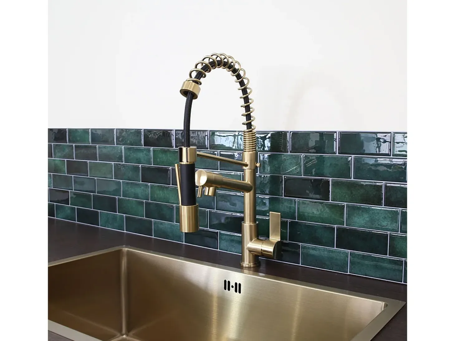 Big Hotto misturador para lava-loiça com chuveiro móvel em ouro escovado Essebagno