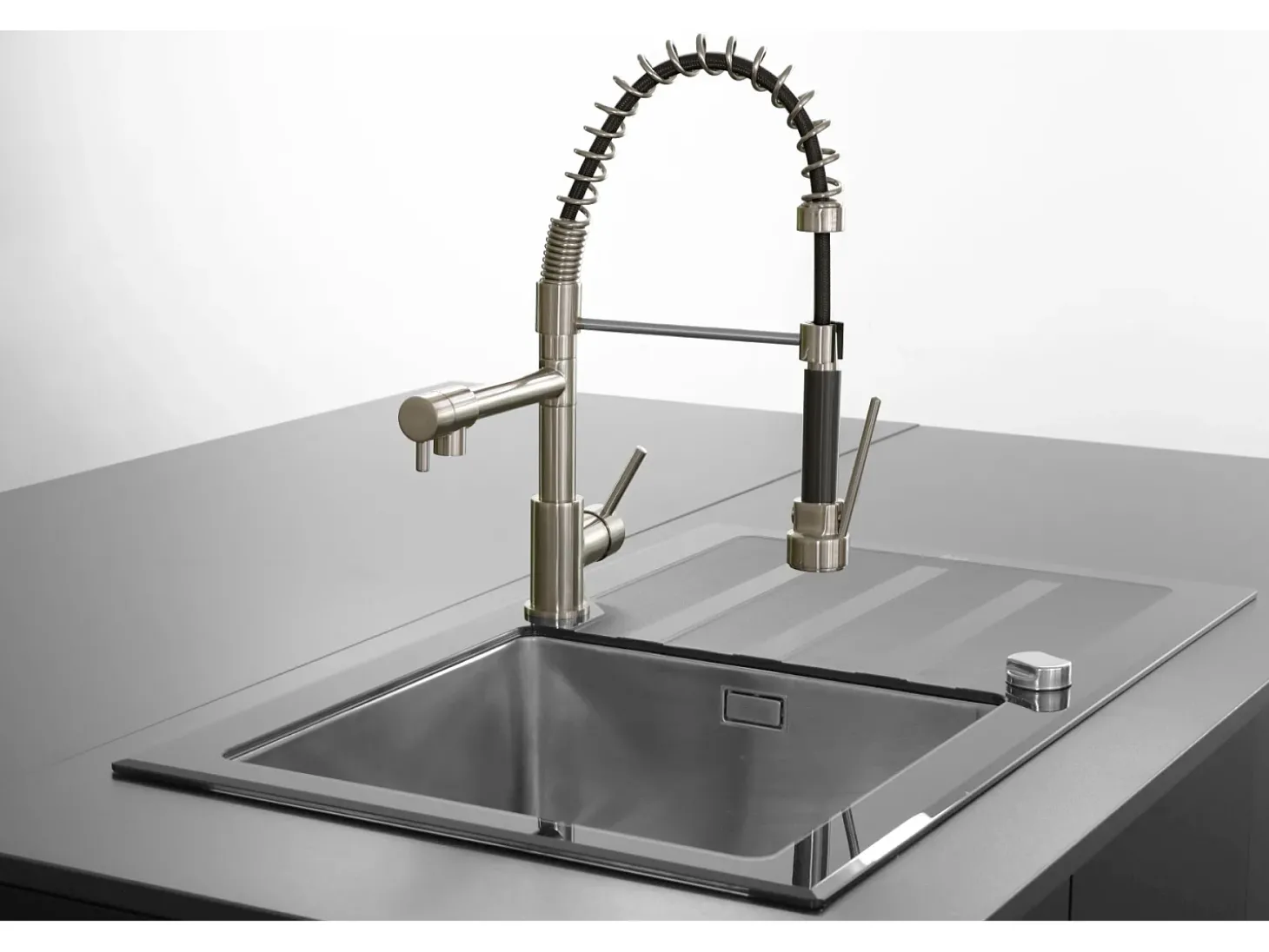 Big Pro Misturadora de lavatório com chuveiro móvel aço inoxidável Essebagno