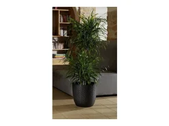 Cache-pot design preto multifacetado Ø 29,5 cm em plástico sem pés, ideal para vasos de flores padrão