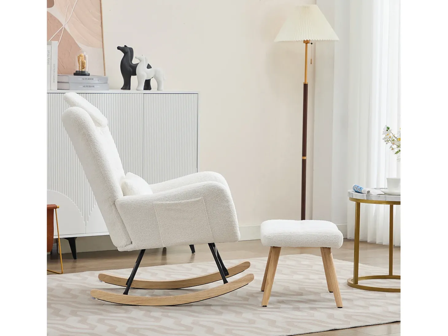 Cadeira de balanço com apoio para os pés - 73 x 92 x 102 cm - Apoios de braços e apoio de cabeça - Tecido de veludo Teddy - Branco