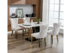 Cadeira de sala de jantar estofada com pés em aço inoxidável banhado a ouro, acabamento com tachas, revestimento em veludo, cor bege-dourado.