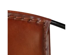 Cadeira em couro genuíno castanho