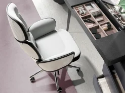 Cadeira giratória de escritório em tecido cinzento claro e pvc branco brilhante 4142 ANGEL CERDA