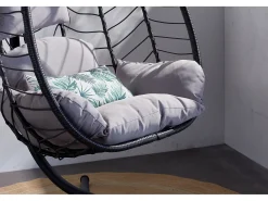 Cadeira suspensa cinza em resina com efeito de vime LIMA - Confortável e moderna, interior/exterior, almofadas incluídas