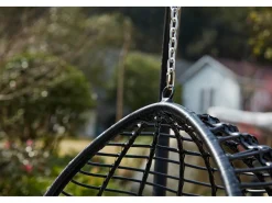 Cadeira suspensa preta em resina trançada AUROA com suporte em aço - Design elegante para interior e exterior