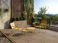 Cadeirão baixo de jardim empilhável metal amarelo mostarda - MIRMANDE de MYLIA