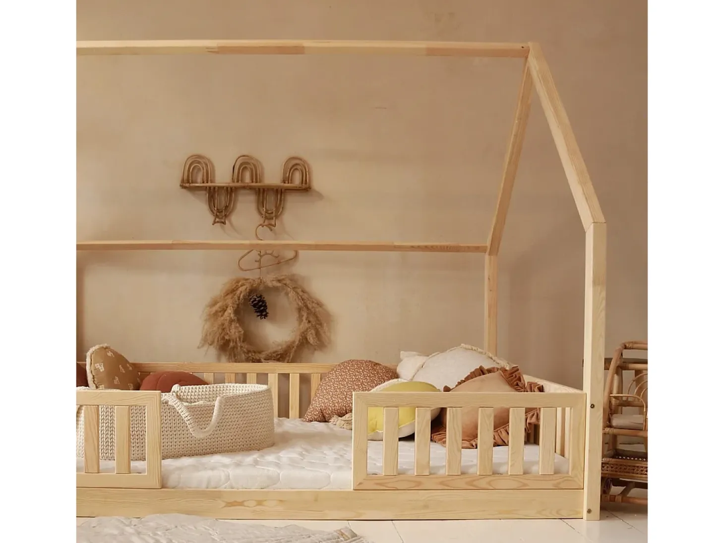 Cama de cabana 140x200 barreiras e base incluídas pés 1 cm Daisy Bois