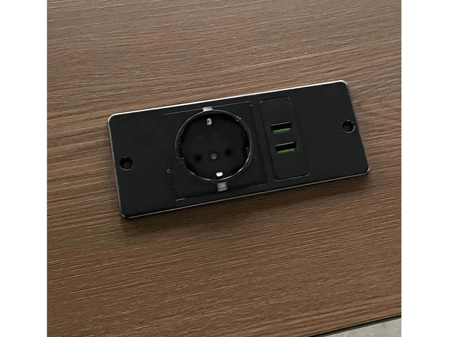 Cama de metal elevada 140x200 cm - con iluminação LED - con escrivaninha e prateleira de armazenamento - con porta USB - Preto (colchão não incluído)
