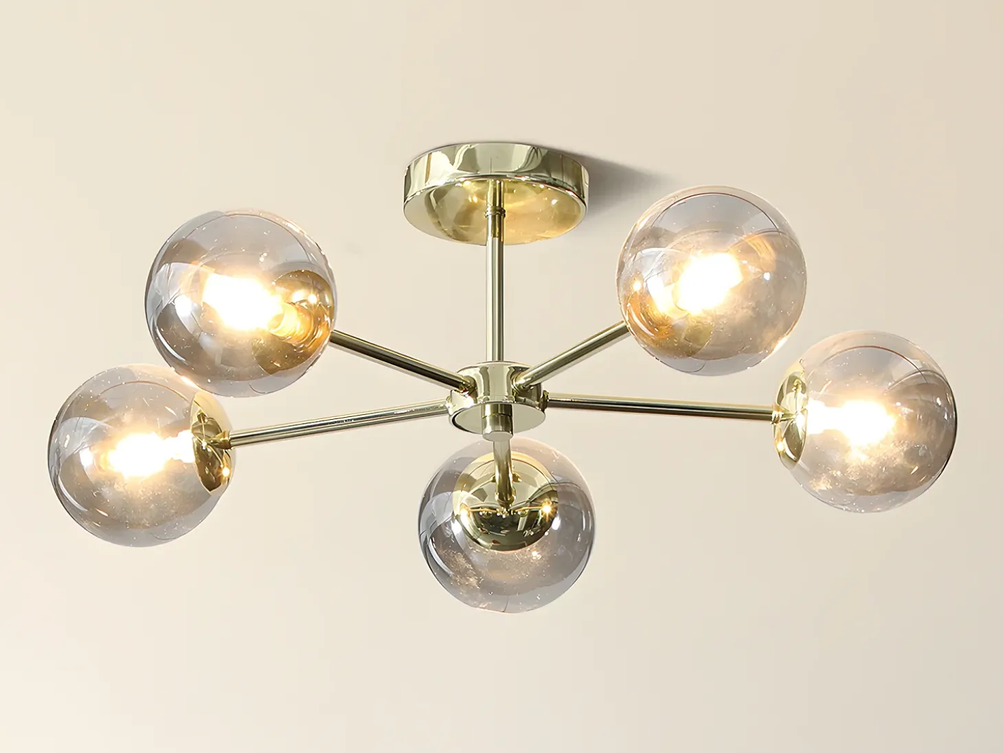 Candeeiro em metal e vidro fumado brilhante, 5 globos, D58,5xA81 cm dourado - SOFIA