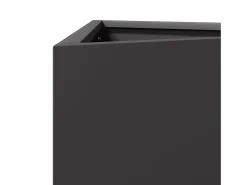 Canteiro elevado triangular para plantas e flores ideal para terraços e jardins com dimensões de 30 x 26 x 75 cm e acabamento em aço preto código 02_0038804.
