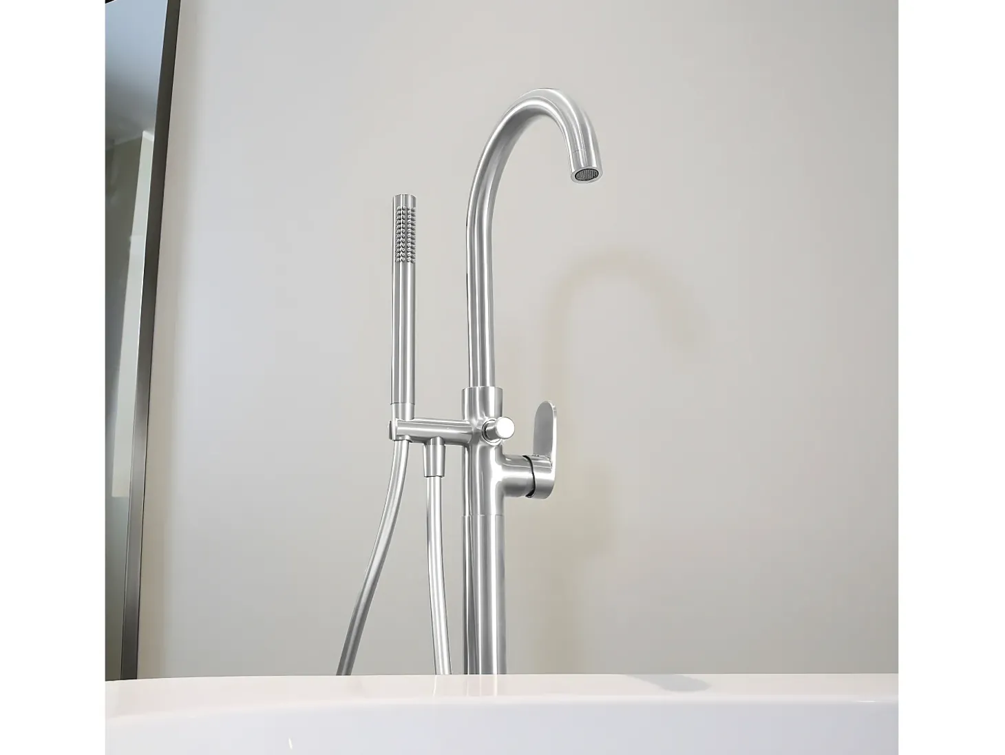 Charme II coluna mecânica de chão para ilha de banheira Acabamento tipo inox Essebagno