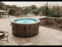Coco Spa Helsinki Spa Insuflável – 150 cm de diâmetro – 800 litros – Motor de 2240 W – Para 2 a 4 pessoas