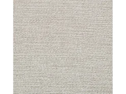 Conjunto de 2 cadeiras bege com pernas curvas em madeira e acabamento em tachas
