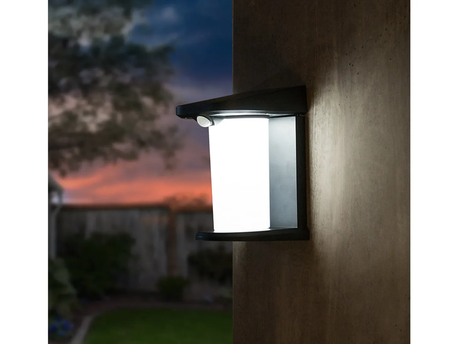 Conjunto de 2 luminárias de parede com sensor solar 100LM LUSTY