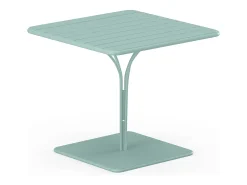 Conjunto de jantar de jardim metal mesa e 2 cadeiras empilháveis verde amêndoa MIRMANDE
