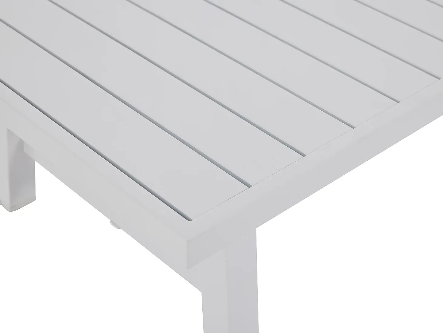 Conjunto de jardim em alumínio e corda: sofá 3 lugares, 2 poltronas e uma mesa de centro – Branco com almofadas bege – LUREYA da MYLIA