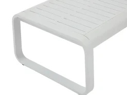 Conjunto de jardim em alumínio: 1 sofá de 3 lugares e 1 mesa de centro - Branco com almofadas bege - LOMIA da MYLIA