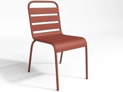 Conjunto jantar jardim metal mesa e 8 cadeiras empilháveis terracota MIRMANDE de MYLIA