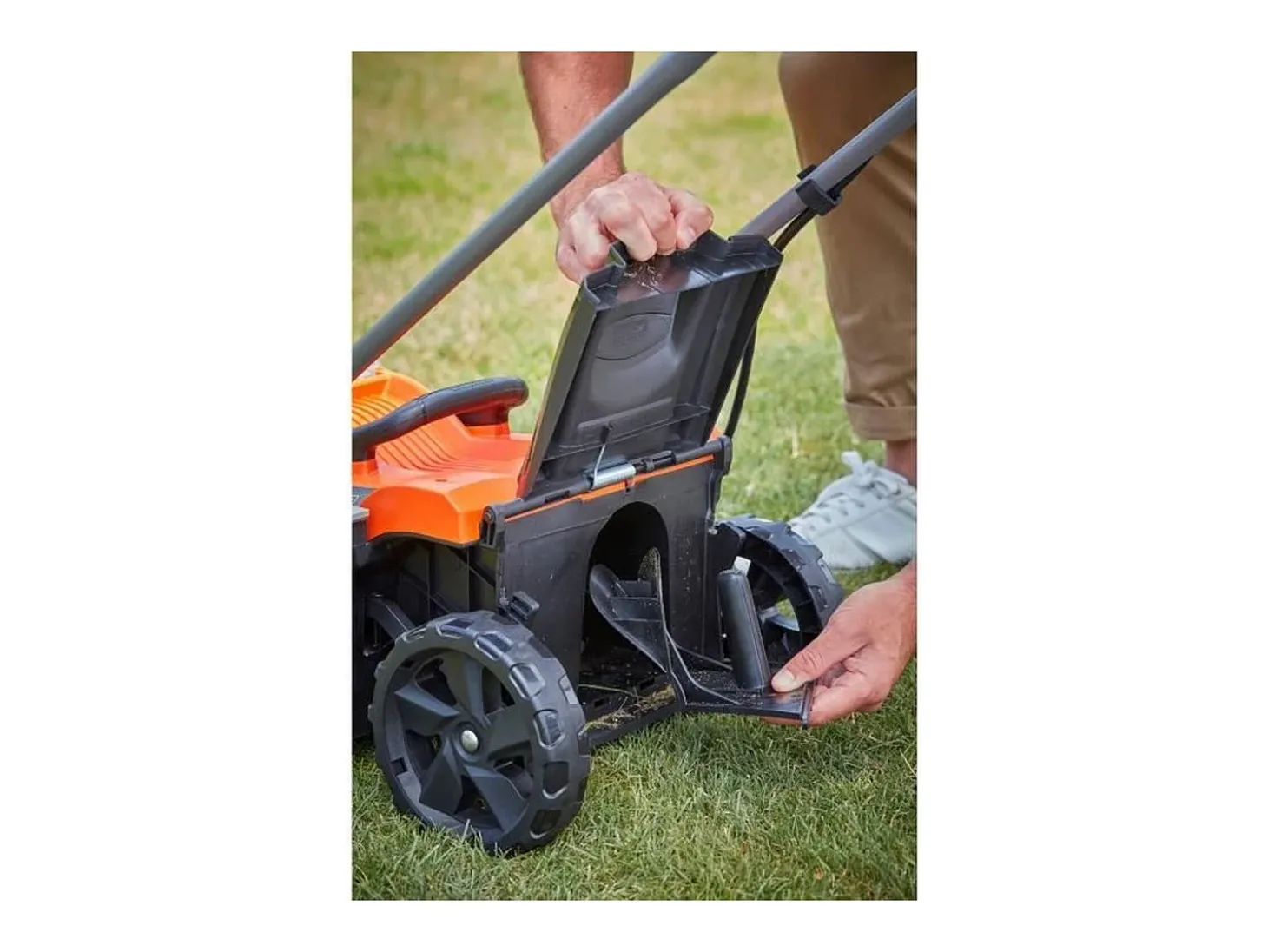 Cortador de grama sem fio BLACK & DECKER BCMW3336L1-QW - 36V - 33 cm - 2,5Ah - Mulching
