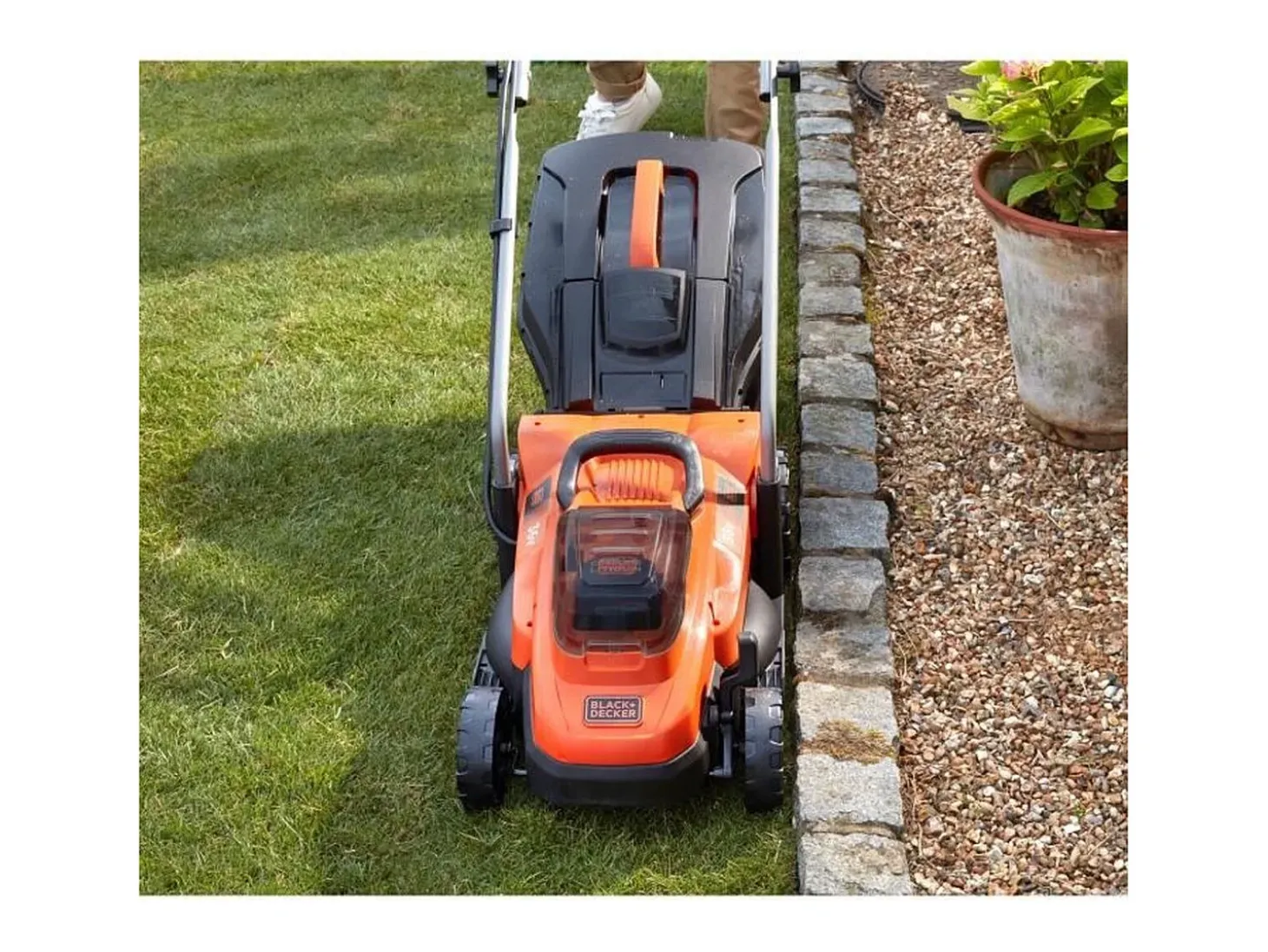 Cortador de grama sem fio BLACK & DECKER BCMW3336L1-QW - 36V - 33 cm - 2,5Ah - Mulching