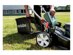 Cortador de relva sem fio Metabo RM 36-18 LTX BL 46 cm, motor brushless, 7 alturas de corte, saco 55 L, autotracionado, 18 V