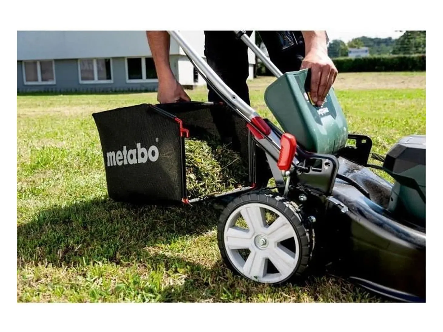 Cortador de relva sem fio Metabo RM 36-18 LTX BL 46 cm, motor brushless, 7 alturas de corte, saco 55 L, autotracionado, 18 V