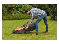 Corta-relva BLACK + DECKER 38cm 1600W - Pega tipo bicicleta BEMW471BH