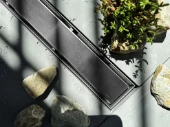 Dreno linear REA Neox Pro 700 em aço escovado