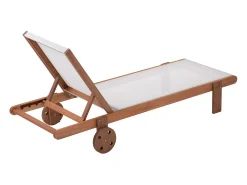 Espreguiçadeira de madeira 