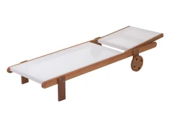Espreguiçadeira de madeira 