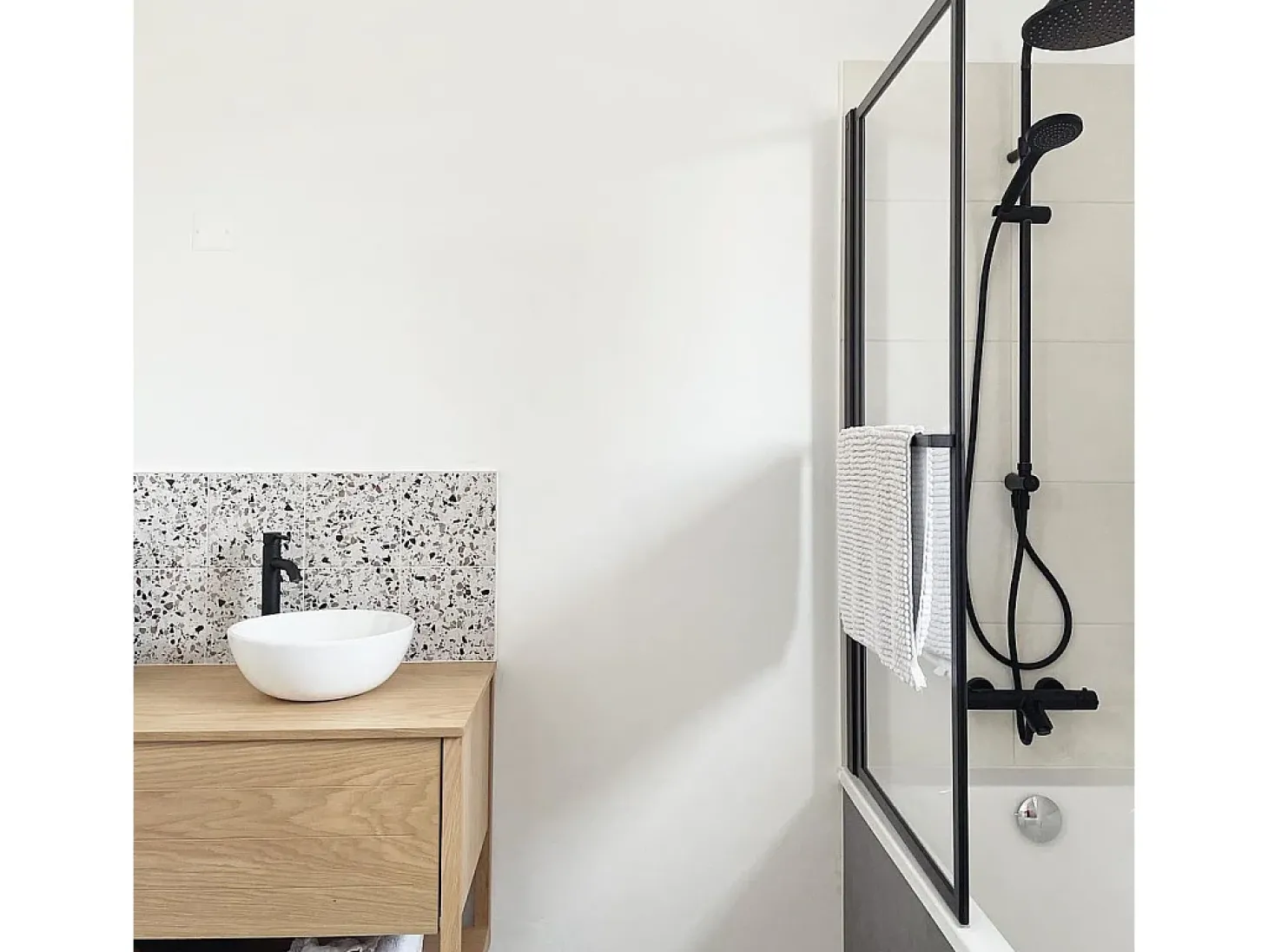 Essesmart coluna de duche sem misturador preta Essebagno