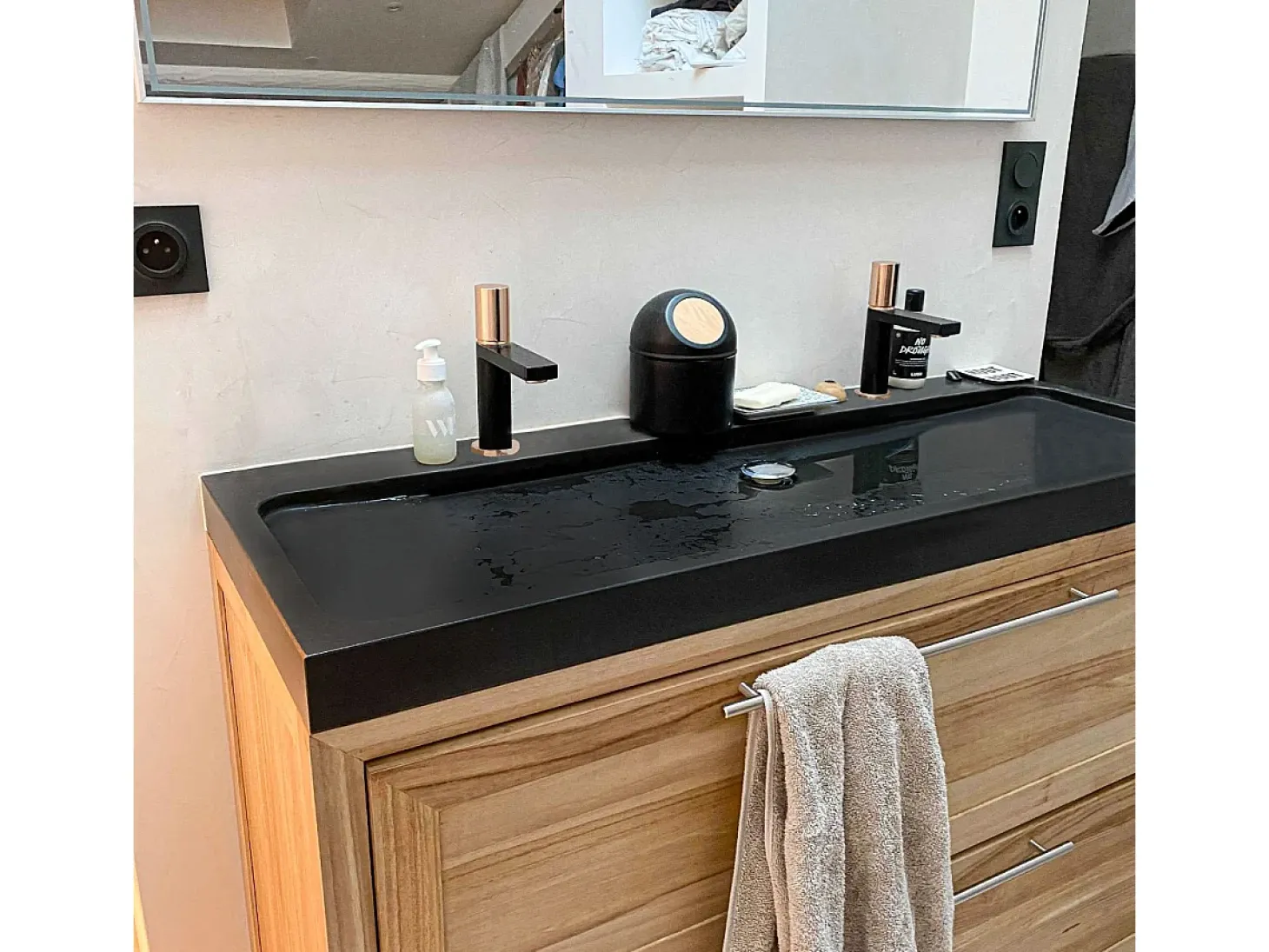 Exil torneira misturadora baixa para lavatório preto e ouro rosa Essebagno