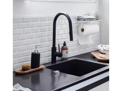 Foga Misturadora de lavatório com chuveiro de mão extraível em preto mate Essebagno