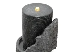 Fonte de jardim para jardim e pátio - 34,5 x 34,5 x 100,5 cm - com LEDs + bomba de água - Resina - cinza