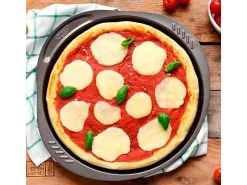 Forma para pizza Pyrex 32 cm em metal perfurado antiaderente com pega ergonómica chocolate