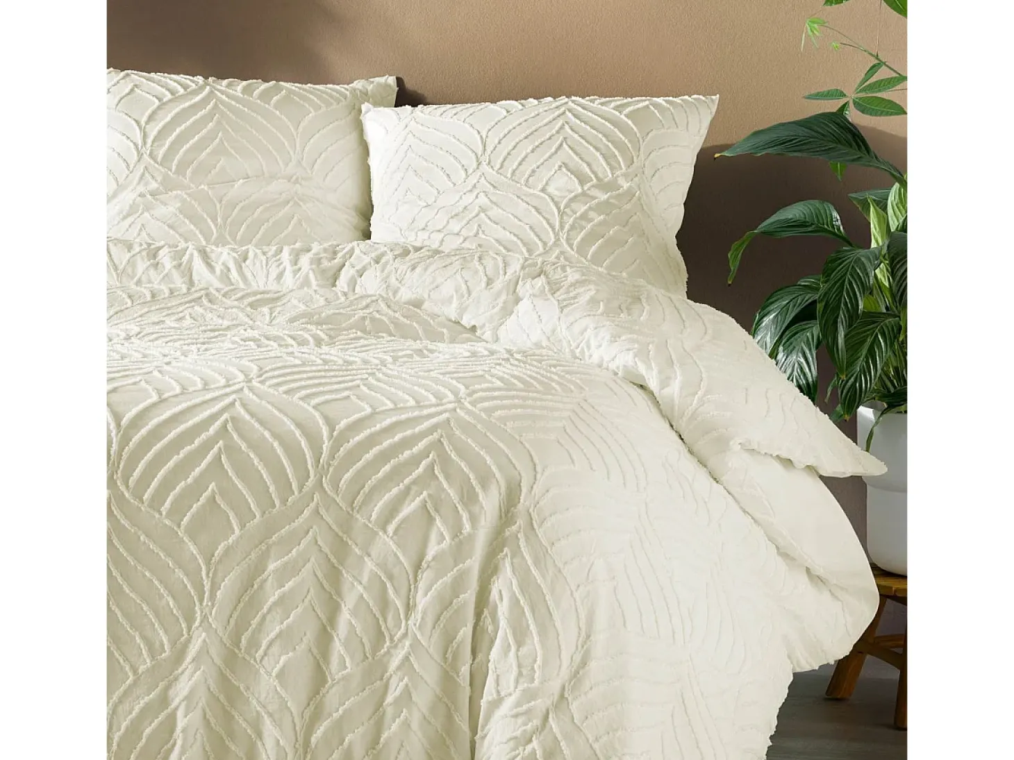Jogo de Cama 3 Peças "Heltie" 240x220cm Marfim Microfibra Tufted Macia e Respirável