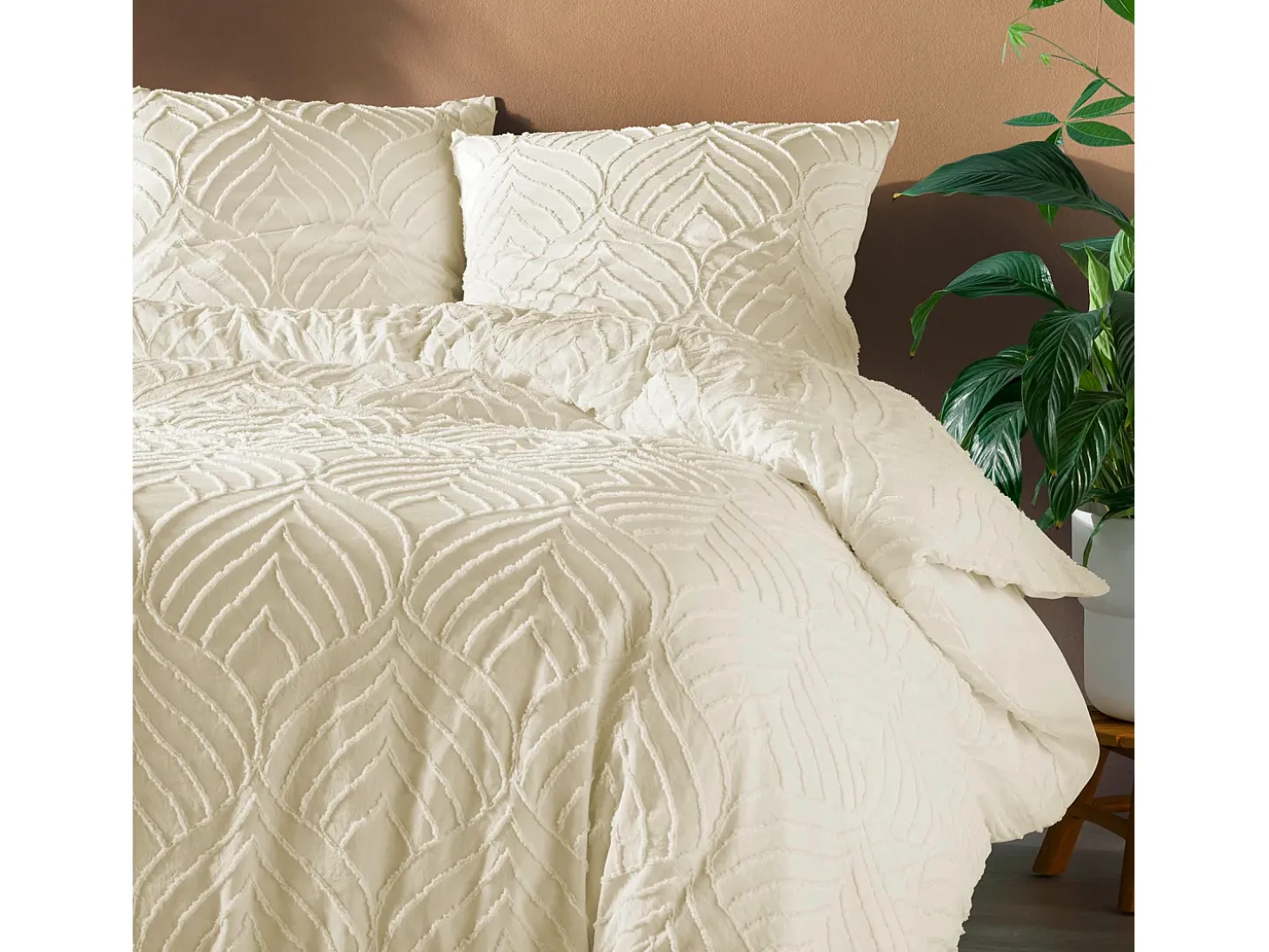 Jogo de Cama 3 Peças "Heltie" 240x220cm Marfim Microfibra Tufted Macia e Respirável