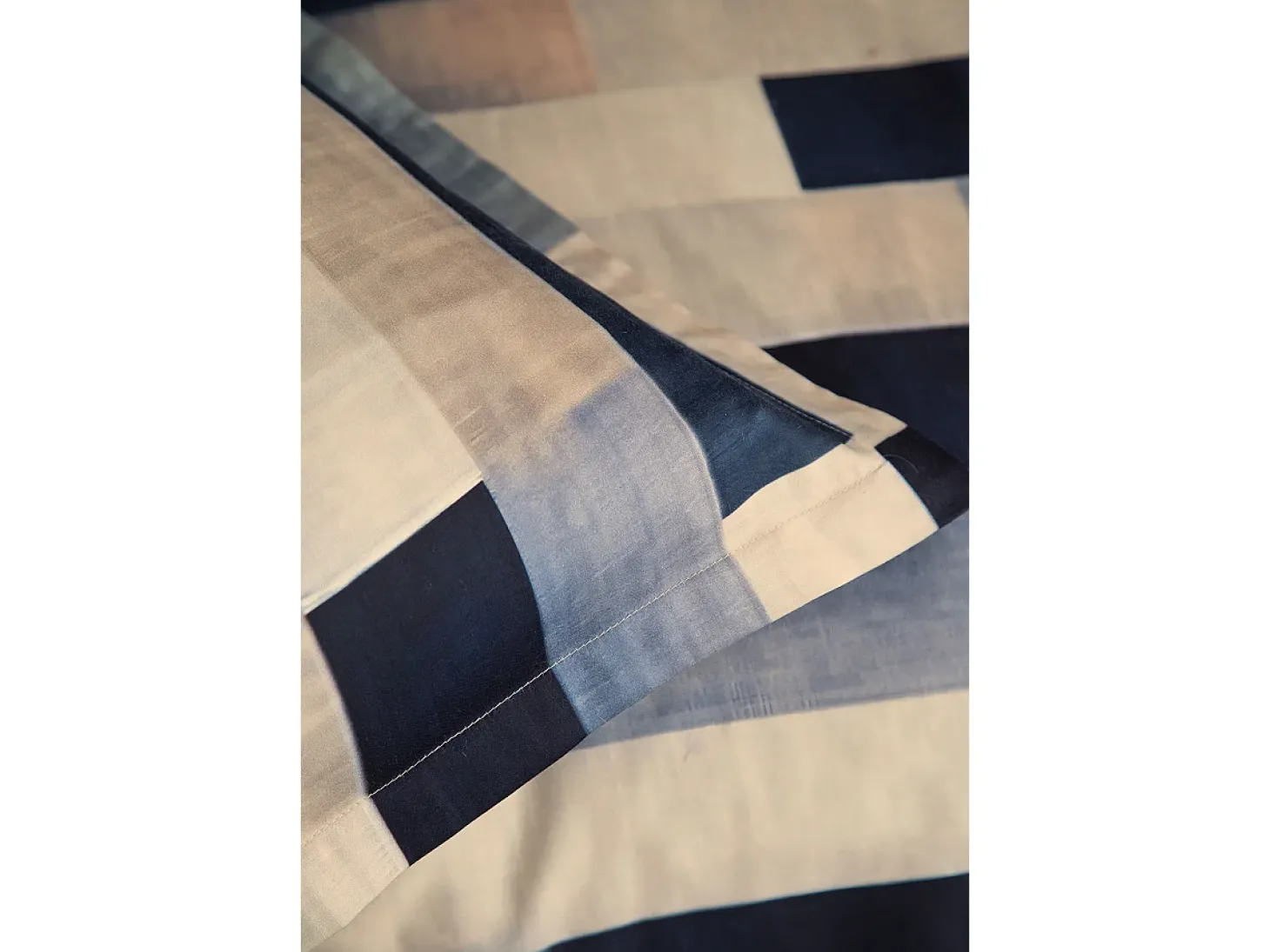Jogo de cama para 2 pessoas 1 capa de edredão 240x220 cm+2 Fronhas 63x63 cm em cetim de algodão