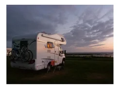 Kit Ilha Fotovoltaica 50W - Kit com painel solar, controlador de carga, lâmpadas e acessórios de instalação