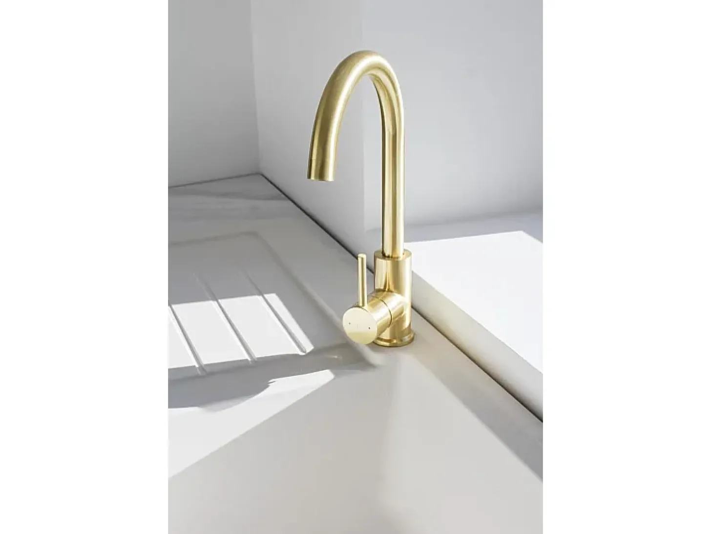 Kiwo misturador para lava-loiça ouro escovado Essebagno