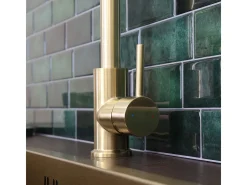 Kiwo misturador para lava-loiça ouro escovado Essebagno