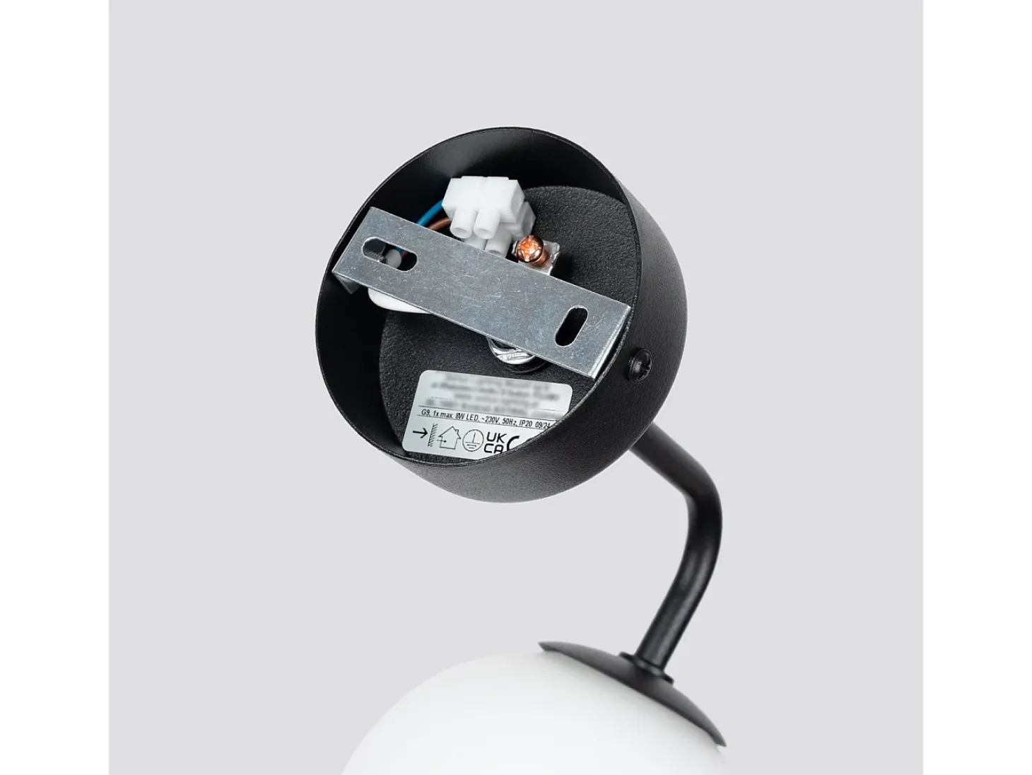 Luminária de parede Bealy minimalista, aço/vidro - 1 fontes de luz 4000K - L.10 x H.21 cm - preto/branco