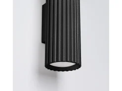 Luminária de parede Gloow minimalista, alumínio - 2 fontes de luz 3000K - L.6.5 x H.20 cm - preto