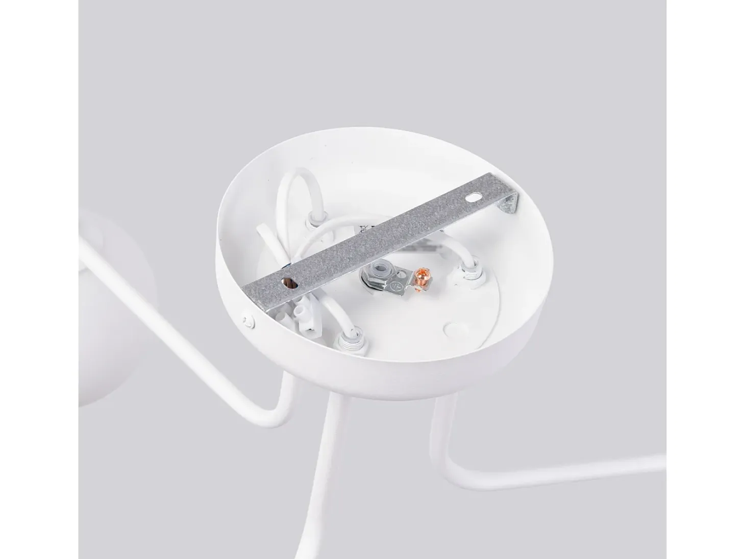 Lustre Bealy minimalista, aço/vidro - 3 fontes de luz 3000K - L.62 x H.29 cm - branco