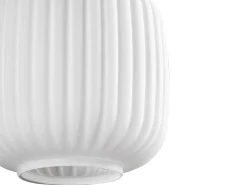 Lustre em metal - Dourado e branco - 3 quebra-luzes A.130 x L. 55 cm - OSKA