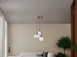 Lustre em metal - Dourado e branco - 3 quebra-luzes A.130 x L. 55 cm - OSKA